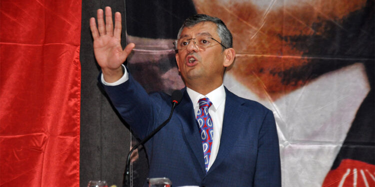 Faik Öztrak ve Özgür Özel arasında MYK polemiği