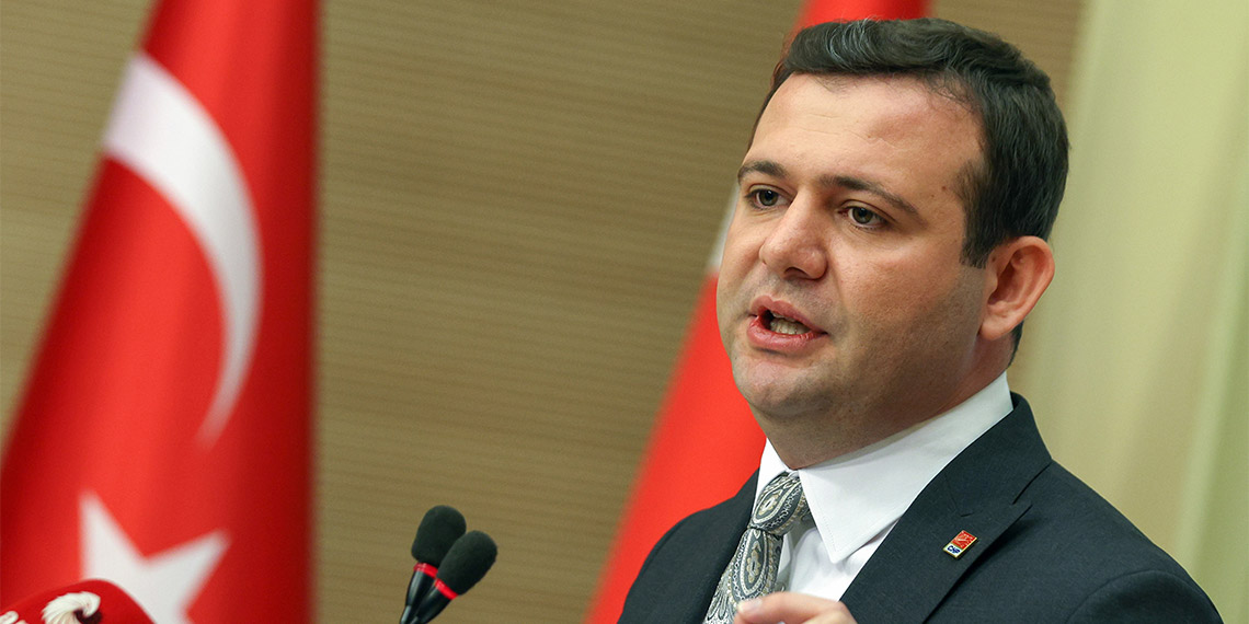 CHP Genel Başkan Yardımcısı Hasan Efe Uyar, "İktidar, alicengiz oyunuyla kıdem tazminatı hakkını gasbetmek için bir hazırlığa girişmiş bulunuyor. OVP bu haliyle emeğe, emeğin kazanılmış haklarına, mevcut kamusal emeklilik sistemine karşı açık bir saldırı programıdır" dedi.