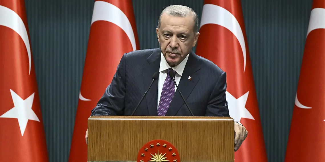 Cumhurbaşkanı recep tayyip erdoğan, "libya'da meydana gelen sel felaketi nedeniyle hayatını kaybeden kardeşlerimize allah'tan rahmet, yaralılara acil şifalar diliyorum. Türkiye libya halkının yanındadır" dedi.