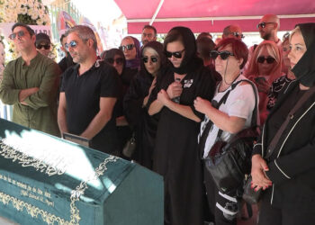 Deniz Seki'nin annesi son yolcuğuna uğurlandı