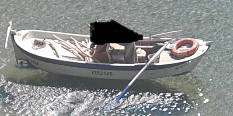 Sahilde dinamitle balık avlayan 2 kişi suçüstü yakalandı