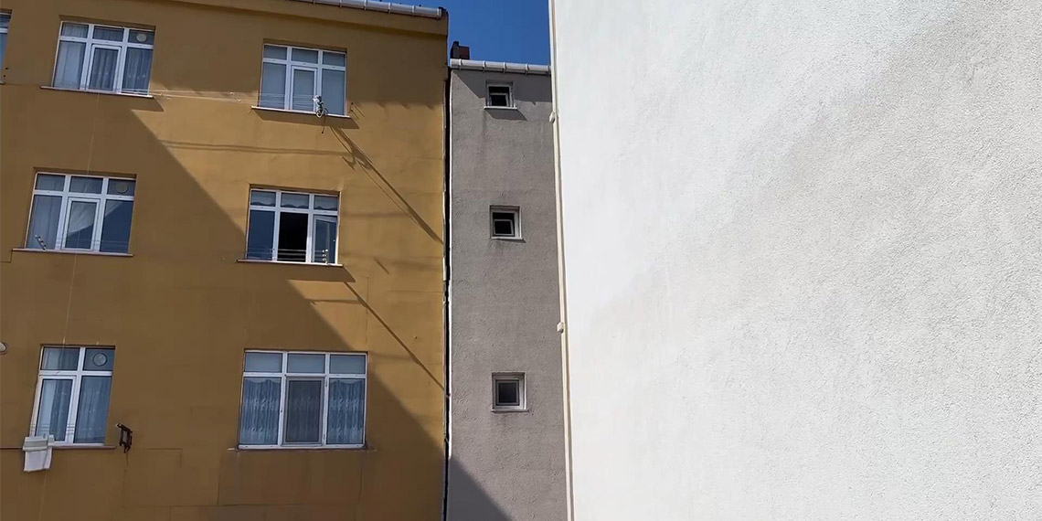 İnşaat çalışması sırasında hasar oluşan 2 bina mühürlendi