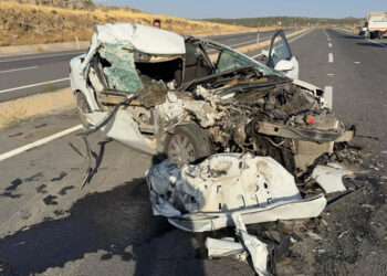 Elazığ'da otomobil kamyonete arkadan çarptı, 1 ölü