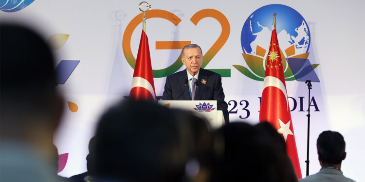 Sorunlarımızın sebebi kaynak kıtlığı değil, merhamet eksikliği