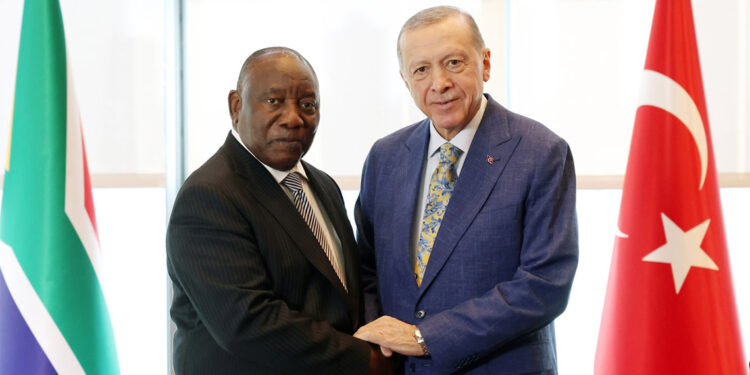 Erdoğan, Güney Afrika Cumhurbaşkanı ile bir araya geldi