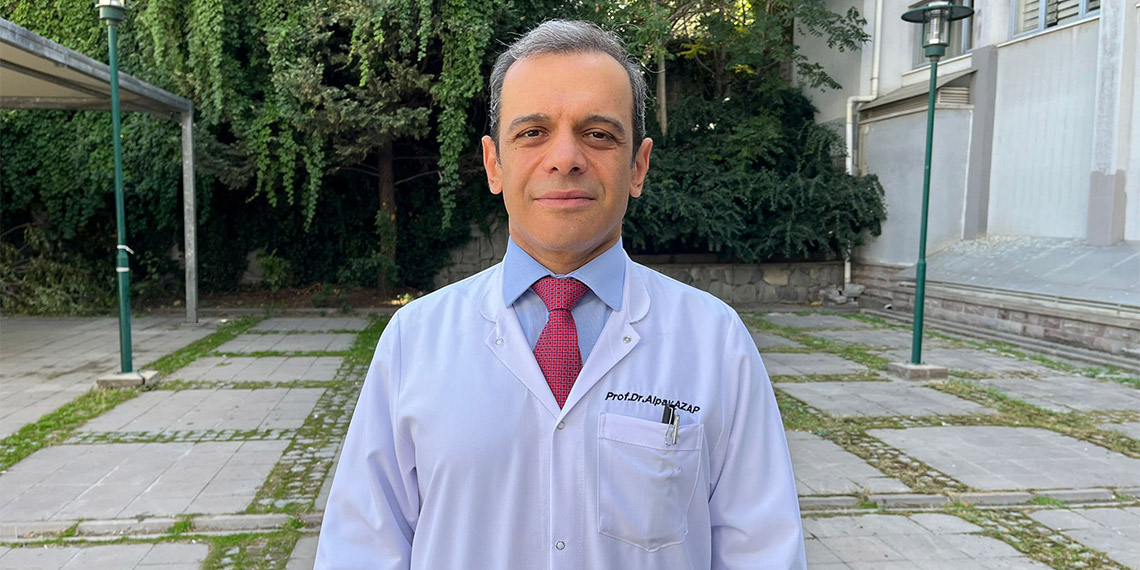 Ankara Üniversitesi Tıp Fakültesi Enfeksiyon Hastalıkları ve Klinik Mikrobiyoloji Anabilim Dalı öğretim üyesi Prof. Dr. Alpay Azap, Eris için yeni aşıya ihtiyaç olduğunu belirtti.