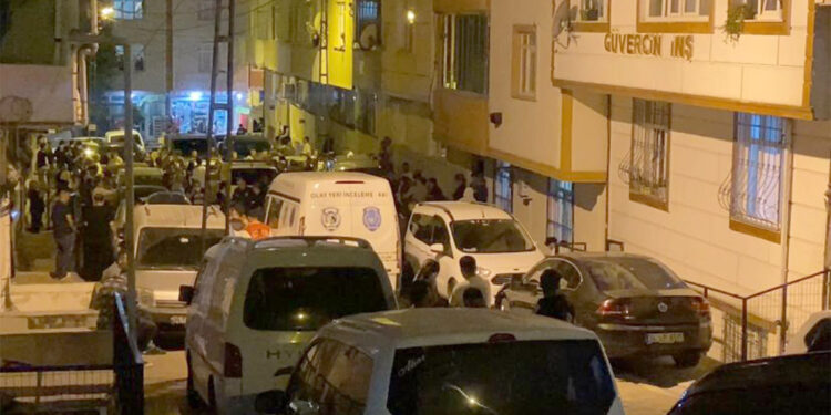 Kanser hastalığını atlatan eşini öldürüp intihar etti