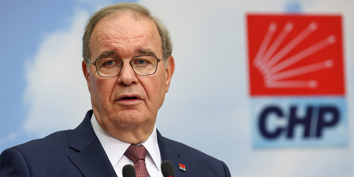 CHP Genel Başkan Yardımcısı ve Parti Sözcüsü Faik Öztrak, "Kongrelerimizi bitiriyoruz. Yarın Parti Meclisimiz kurultay tarihine karar verecek. Bu ülkenin aydınlık yarınlarına inananlar olarak, bu süreçten de yenilenerek güçlenerek çıkacağız" dedi.