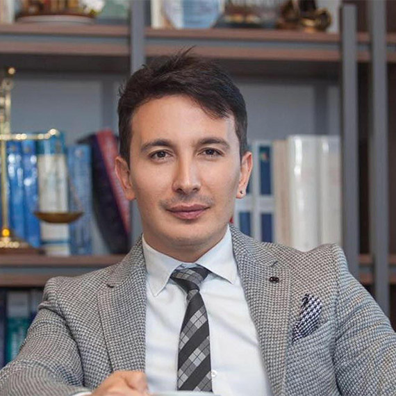 Batman'ın Beşiri ilçesinde yaşamına son veren İpek Er'e (18) cinsel saldırıda bulunduğu iddia edilen Uzman Çavuş Musa Orhan'dan Farah Zeynep Abdullah'a bir dava daha açıldı.