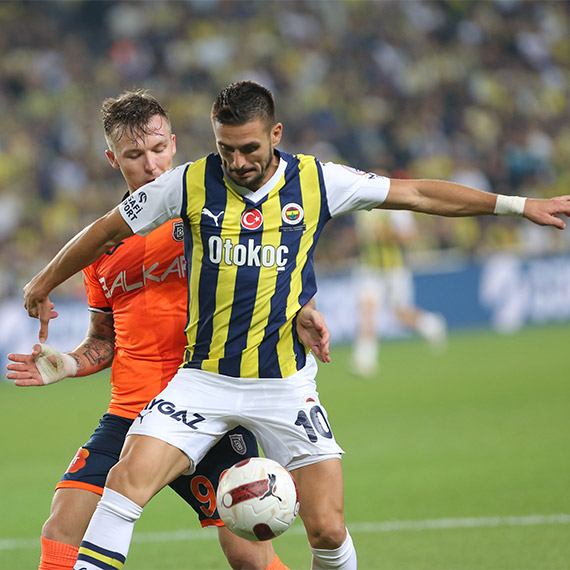 Fenerbahçe Başakşehir'i 4-0 mağlup etti