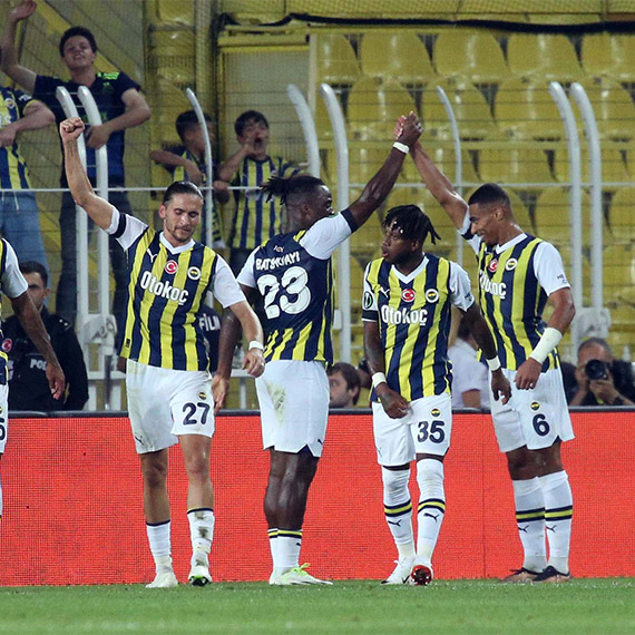 UEFA Avrupa Konferans Ligi H Grubu ilk maçında Fenerbahçe Nordsjaelland'ı 3-1 mağlup etti. Fenerbahçe’ye galibiyeti getiren golleri 24’üncü dakikada Crespo, 30’uncu dakikada Batshuayi ve 47’nci dakikada Serdar Aziz kaydederken, Nordsjaelland’ın tek sayısı 55’inci dakikada Villadsen'den geldi.