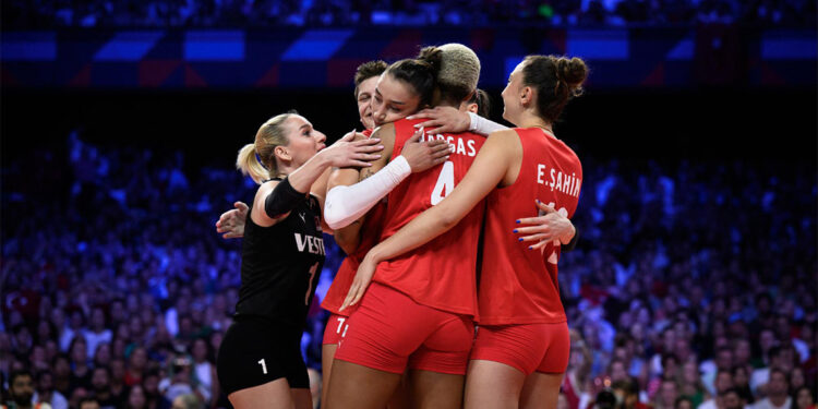 Cumhurbaşkanı Erdoğan, Filenin Sultanları'nı tebrik etti