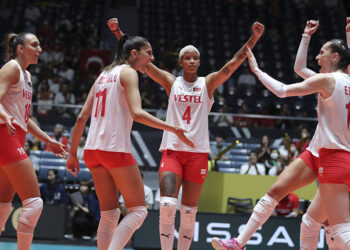 Olimpiyat Elemeleri'nde Filenin Sultanları 2'de 2 yaptı