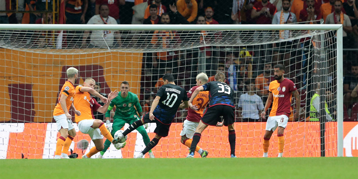 UEFA Şampiyonlar Ligi A Grubu ilk maçında Galatasaray Kopenhag ile 2-2 berabere kaldı.