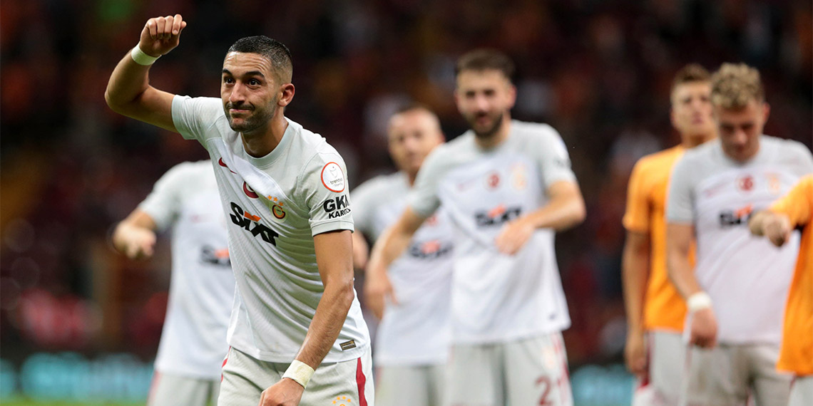 Galatasaray Teknik Direktörü Okan Buruk, "İlk yarıdaki oyun bizim istediğimiz oyundu. 4 gün sonra bir maç daha oynayacağız. Günün sonunda kazanarak bitirdik. Bugün itibarıyla ligin lideri olduk. Bundan sonra da hedefimiz hep orada olmak" dedi.