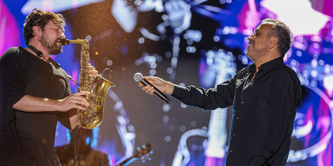 İzmir Enternasyonal Fuarı'nın finalini Haluk Levent yaptı