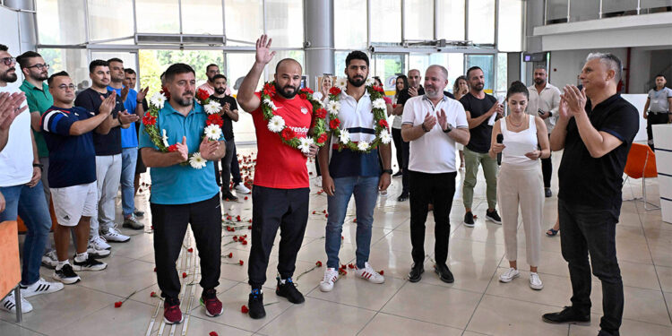 Orhan Okulu için coşkulu kutlama