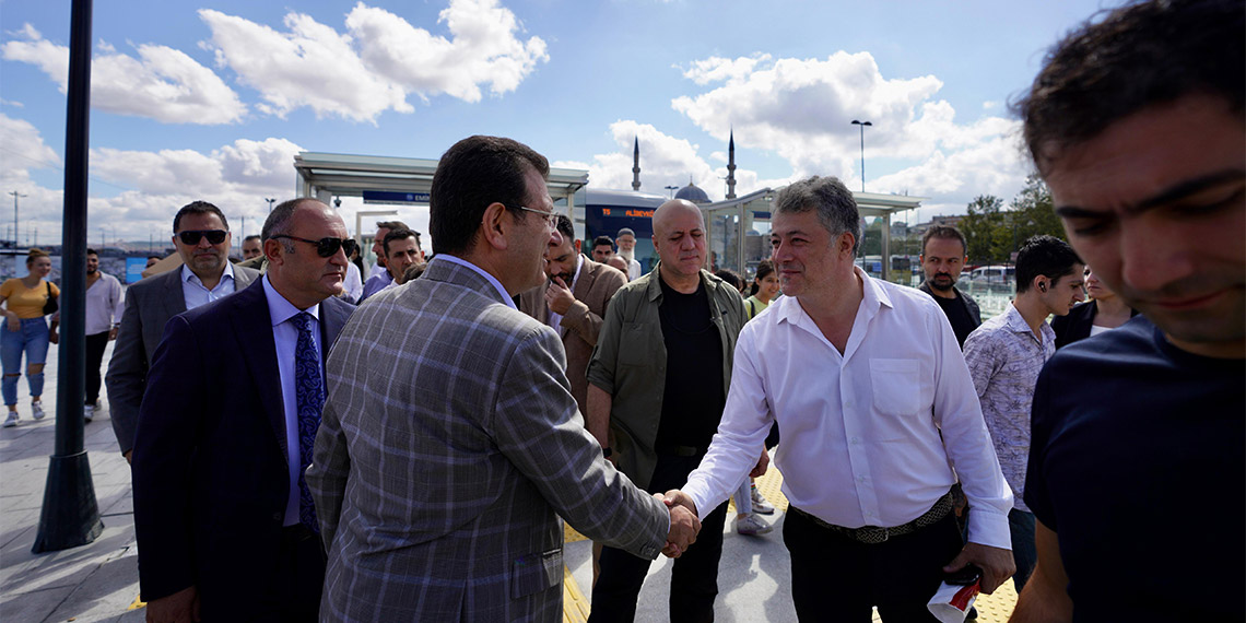 İstanbul Büyükşehir Belediye (İBB) Başkanı Ekrem İmamoğlu, toplu ulaşımda yürüyen merdivenlere sabotaj yapıldığını belirterek "Bu tür uygulamaları yapan insanlarla ilgili yasal işlemlerimizi yürütüyoruz" dedi.