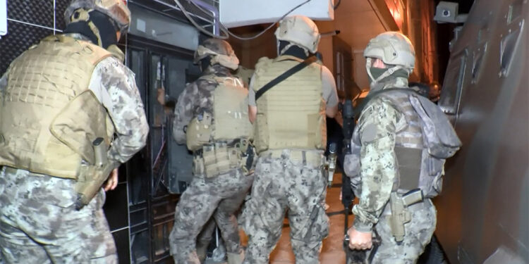 İstanbul'da uyuşturucu satıcılarına operasyon