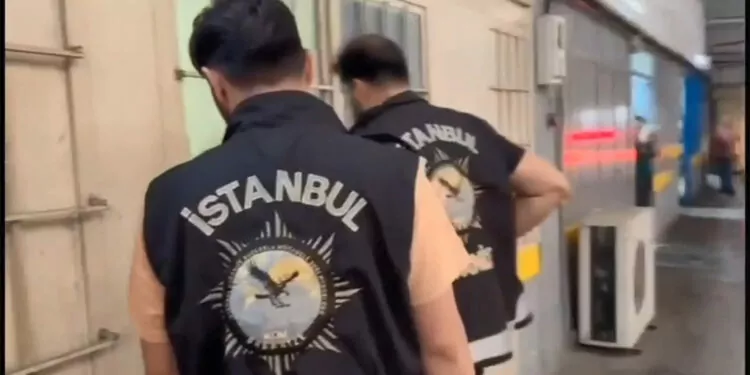 İstanbul'da suç örgütlerine silah temin eden örgüte operasyon