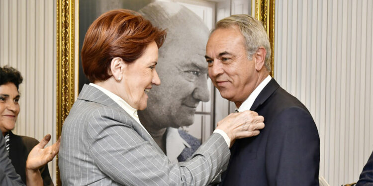 Mesut Dedeoğlu İYİ Parti'nin Kahramanmaraş Büyükşehir Belediye Başkanı adayı