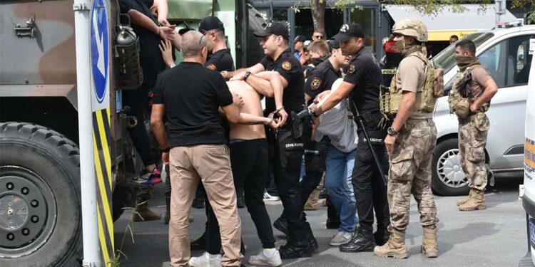 Adliye yakınındaki çatışmaya 21 gözaltı