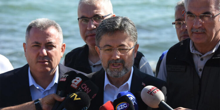 Düşen helikopterdeki 3 mürettebatın yeri tespit edildi