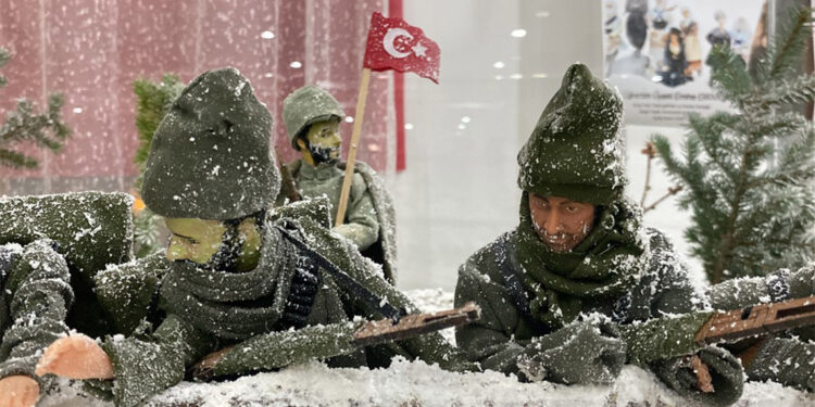 'Kahraman Ecdadımız' konulu minyatür sergisi açıldı