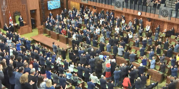 Savaş kahramanı diye tanıtılan asker, Nazi askeri çıktı