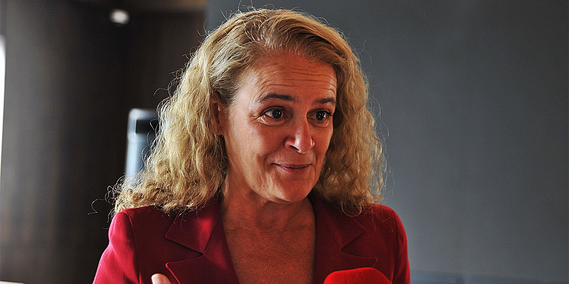 Kanadalı ilk astronot Julie Payette, “Ne hayal ediyorsanız, onun peşinden gidin. Ne ilginizi çekiyorsa, o hayalinizi kovalayın. Çünkü gökyüzü sınır değil” dedi.