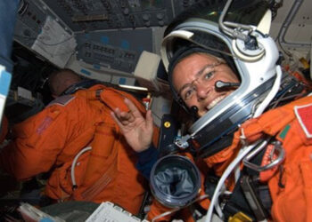 Kanadalı ilk astronot Payette: Hayalinizi kovalayın