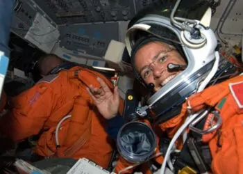 Kanadalı ilk astronot payette: hayalinizi kovalayın