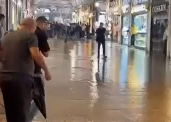 Kapalıçarşı ve Tahtakale'yi su bastı