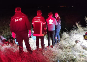 Kayseri'de otomobil ile yolcu otobüsü çarpıştı; 2 ölü, 20 yaralı