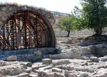 Keykubadiye sarayı'ndaki kazılarda hamam ortaya çıkarıldı