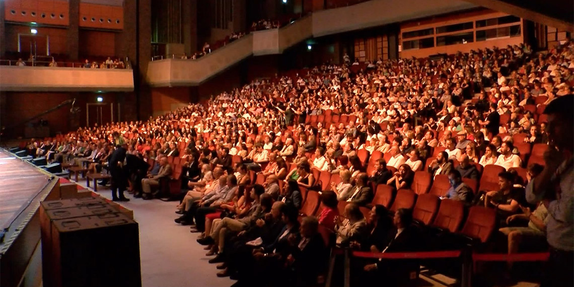 Mücadelenin koçbaşlığını bu ülkenin aydınları gençleri yapacak