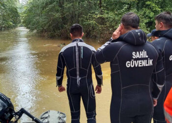 Kırklareli'de kuvvetli yağış; evler ve çiftlikleri su bastı