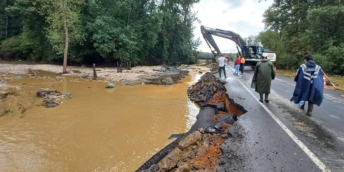 Kırklareli'de kuvvetli yağış; 2 kişinin cansız bedeni bulundu