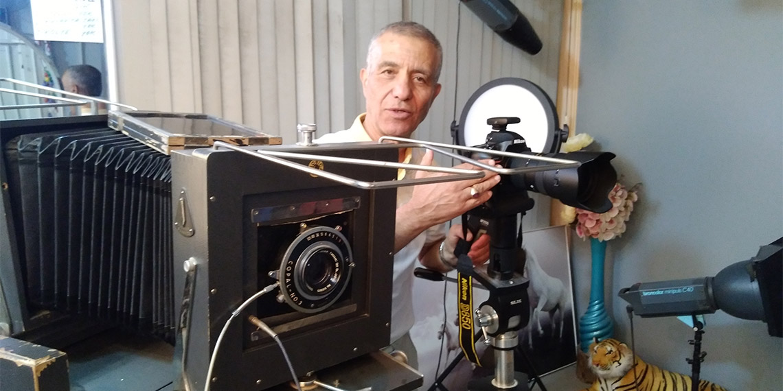 Kırşehir'in 63 yıllık fotoğraf sanatçısı Arif Çoban (73), 18- 24 Eylül tarihlerinde kutlanacak olan Ahilik Haftası etkinlikleri öncesi 'Yılın Ahisi' seçildi.