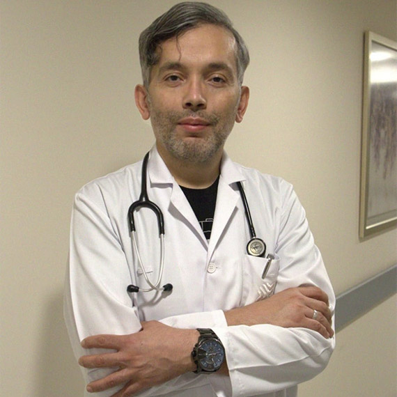 Medipol Üniversitesi Çamlıca Hastanesi Çocuk Sağlığı ve Hastalıkları Bölümü'nden Dr. Öğr. Üyesi Gökmen Alpaslan Taşkın, okula dönüş hazırlığı yapan velileri sahte ürünlere karşı uyardı.