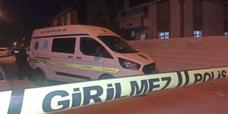 Kızının dini nikahlı eşini sopayla döverek öldürdü