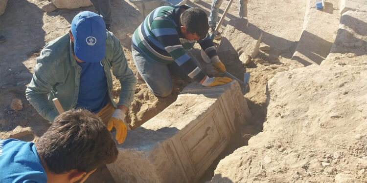 Savatra Antik Kenti'nde 1800 yıllık sunak bulundu