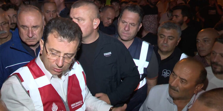 Bir saatte İSKİ'ye 2 bin'e yakın çağrı geldi