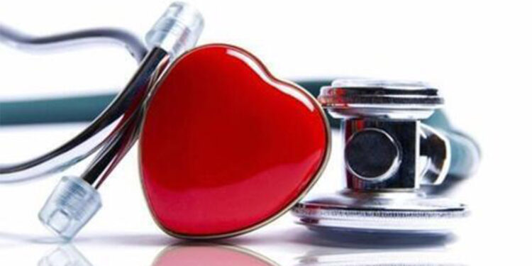 Mide yanması ve hazımsızlık gizli kalp işareti olabilir