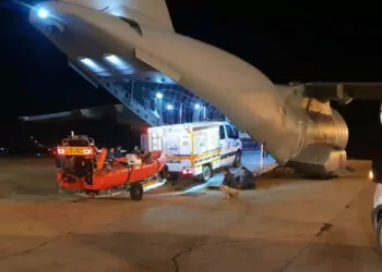 Arama-kurtarma ekiplerini libya'ya taşıyacak ilk uçak hareket etti