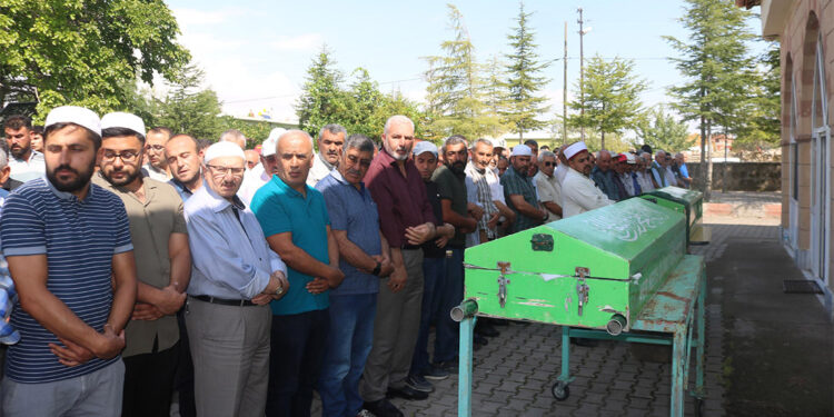 Nevşehir'de sel sularına kapılıp ölen çift defnedildi