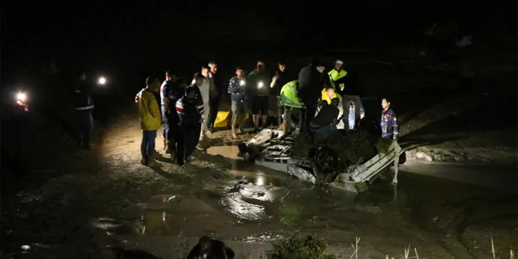 Nevşehir'de otomobille sel sularına kapılan çift öldü