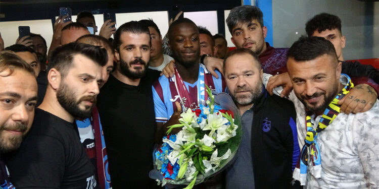 Trabzonspor’un yeni transferi Nicolas Pepe, “İnanılmaz derecede mutluyum. Herkese teşekkür ediyorum. Her şey inanılmaz” dedi. 