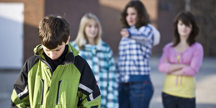 Okulda akran zorbalığı varsa hemen harekete geçin