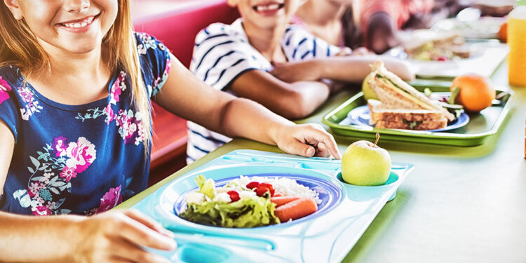 Öğrencilere ücretsiz bir öğün yemek vaadi 2026'ya ertelendi